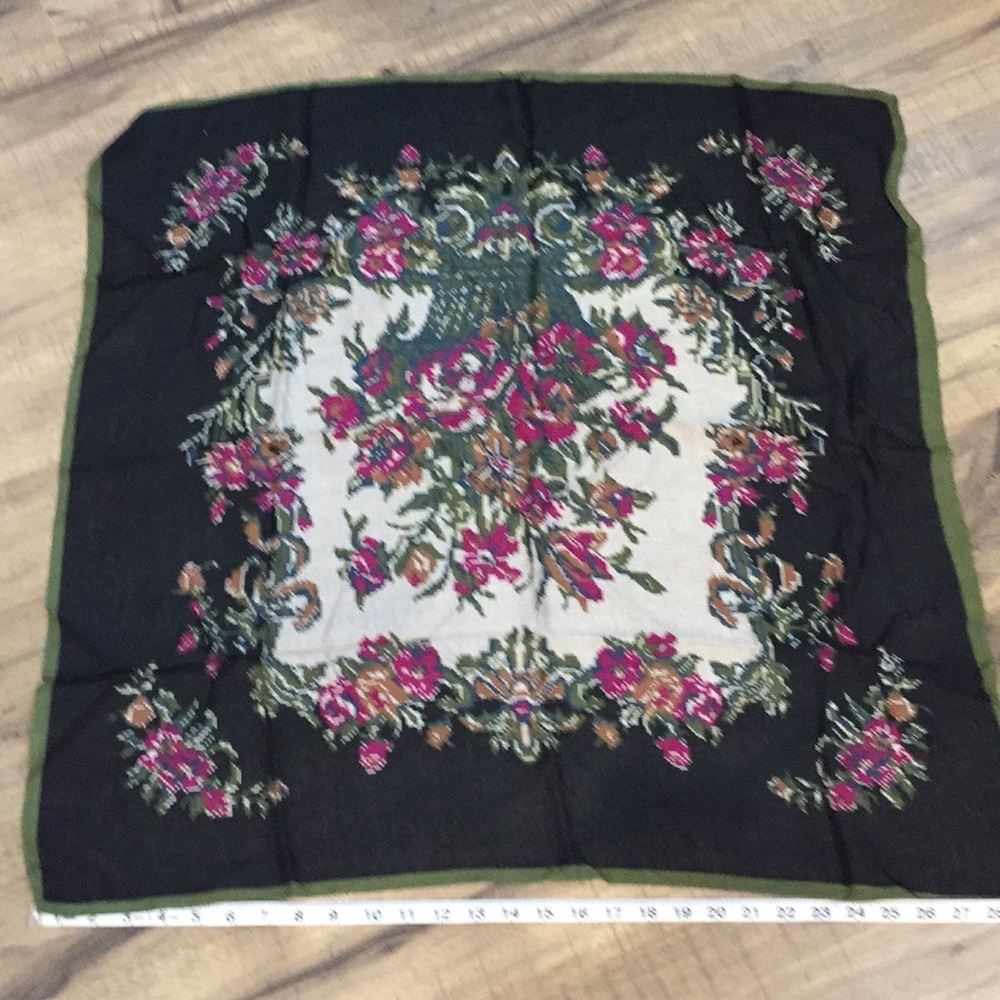 3 scarves - Picture 6 of 15